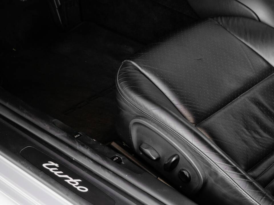 Image 21/49 of Porsche 911 Turbo (2002)