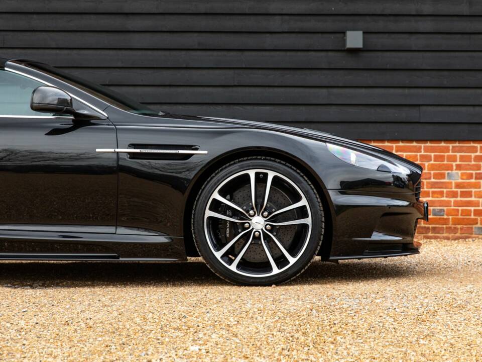 Immagine 35/50 di Aston Martin DBS Volante (2012)