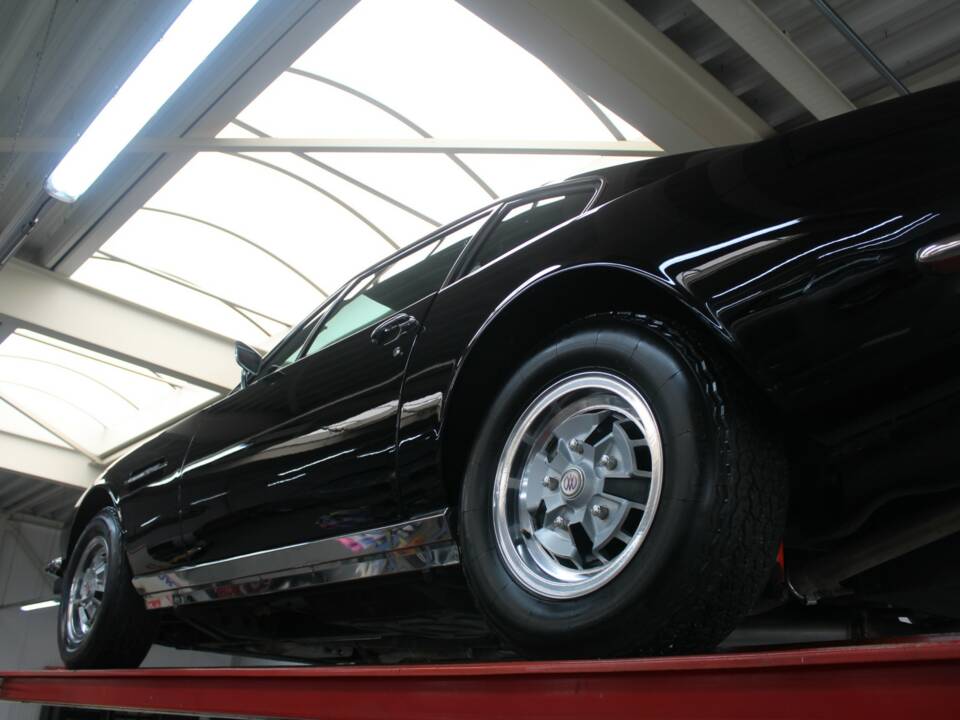 Image 9/50 of Aston Martin DBS V8 (1972)