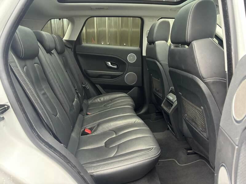 Image 22/26 of Land Rover Range Rover Evoque TD4 (2015)