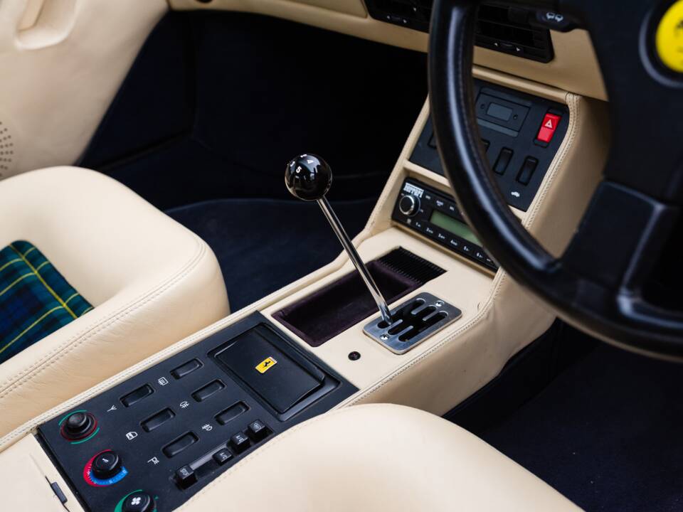 Imagen 39/58 de Ferrari Mondial T (1990)