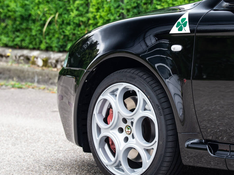 Image 9/36 of Alfa Romeo 147 3.2 GTA (2003)