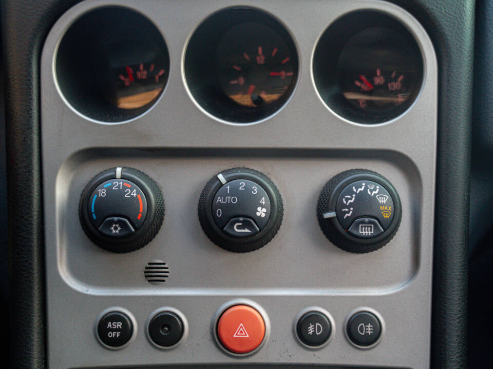 Immagine 39/46 di Alfa Romeo GTV 2.0 JTS (2003)
