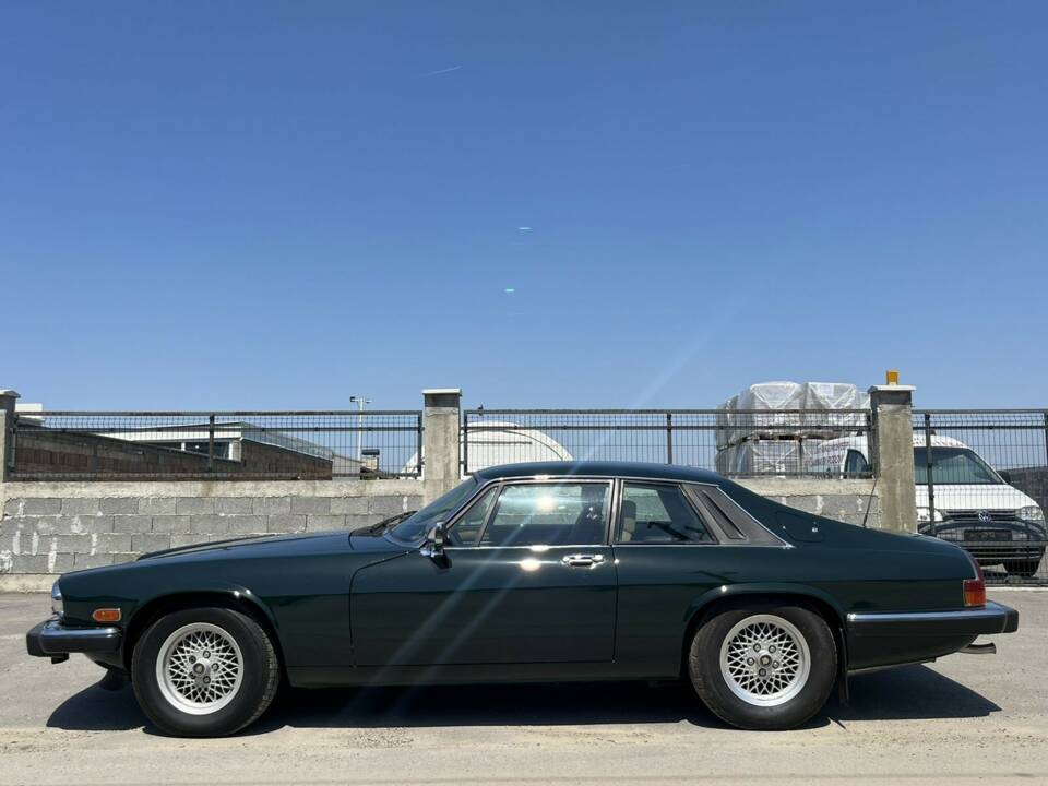Image 8/8 de Jaguar XJ-S V12 (1989)