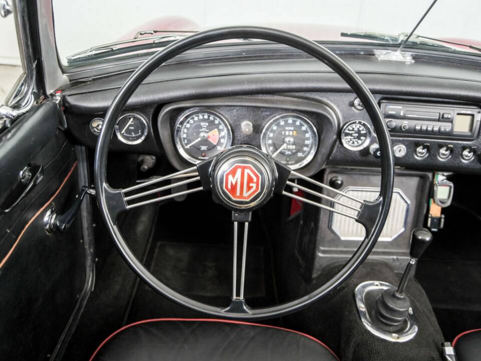Afbeelding 8/50 van MG MGB (1966)