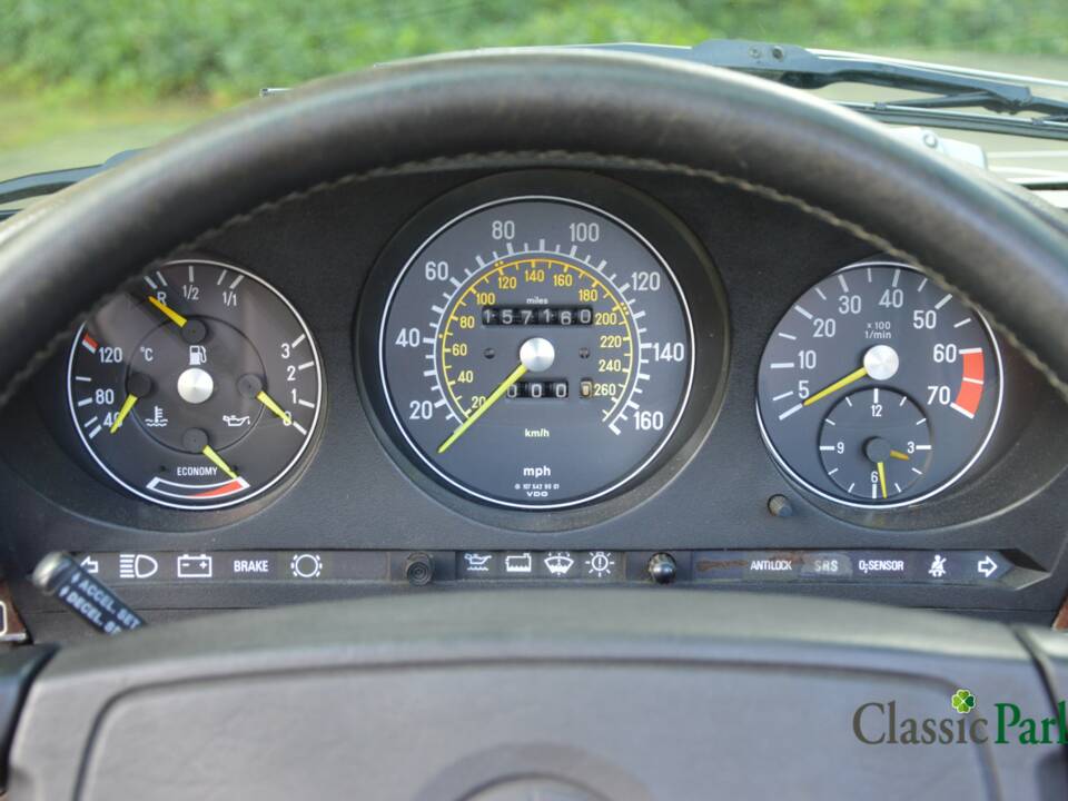 Image 31/47 de Mercedes-Benz 560 SL (1986)