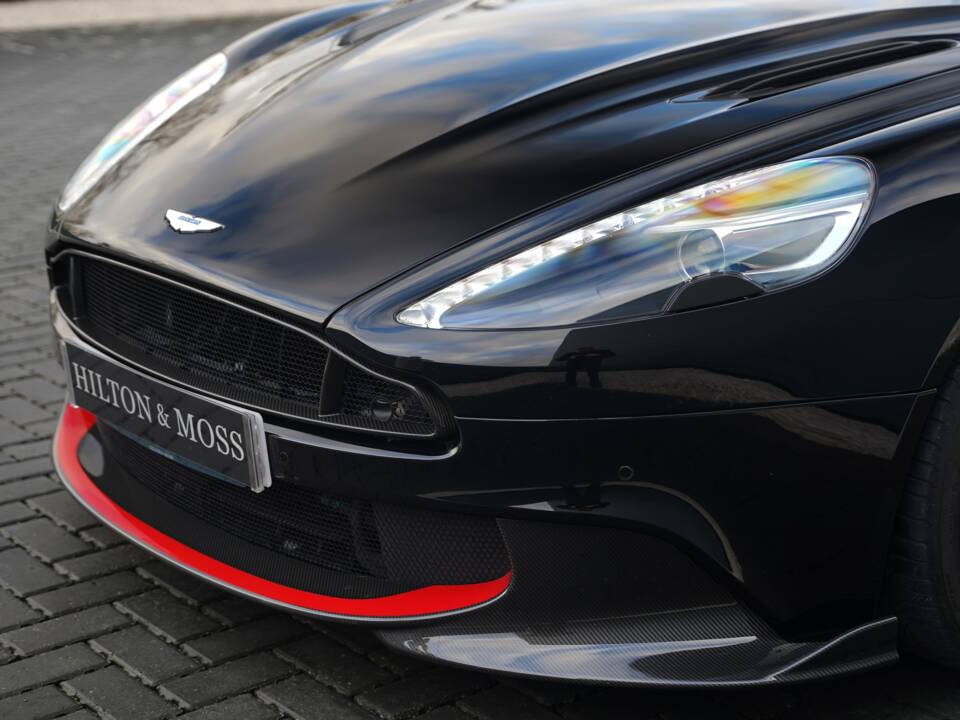 Image 28/50 of Aston Martin Vanquish S Volante (2018)
