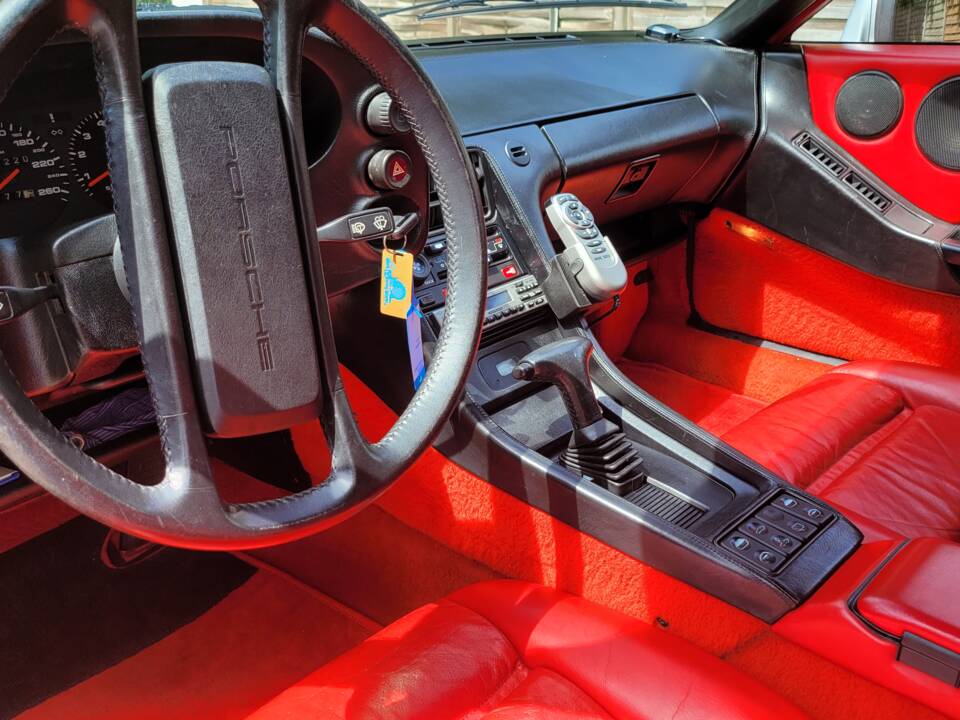 Image 7/8 of Porsche 928 S (1985)