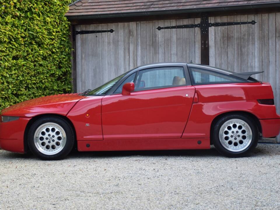 Imagen 2/45 de Alfa Romeo SZ (1991)