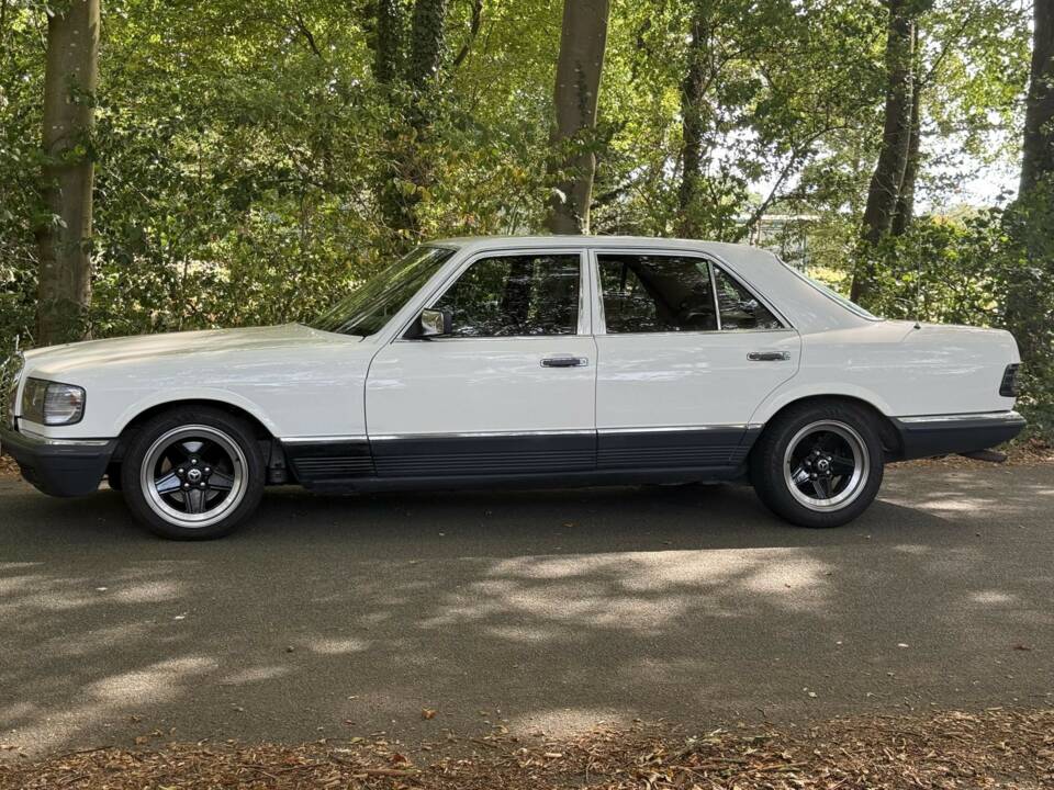 Immagine 7/20 di Mercedes-Benz 280 SE (1983)