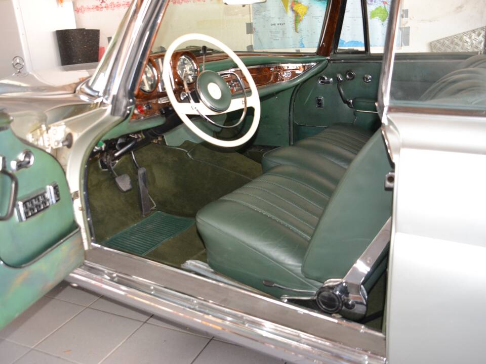 Image 9/18 of Mercedes-Benz 250 SE (1967)
