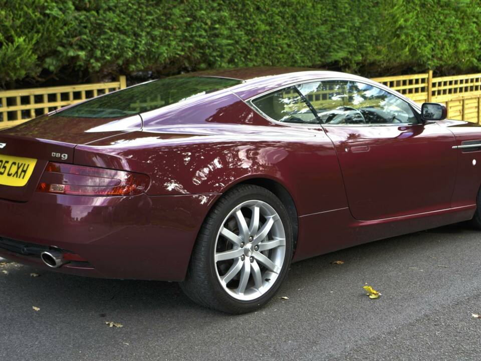 Bild 10/50 von Aston Martin DB 9 (2005)