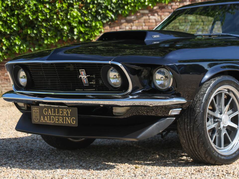 Image 12/50 of Ford Mustang 302 (1969)