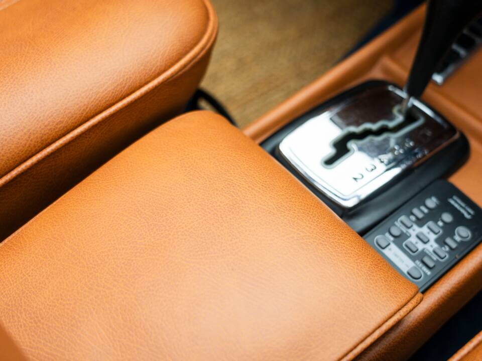 Image 27/57 de Mercedes-Benz 280 SE 3,5 (1971)