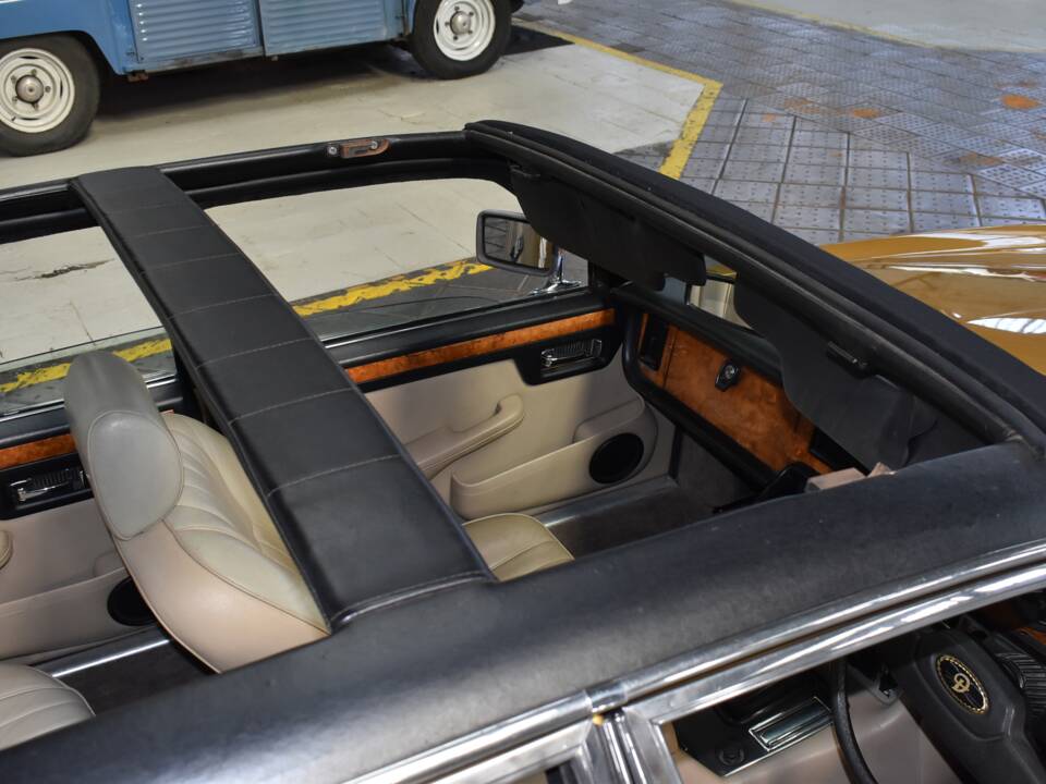 Image 14/47 of Daimler Sovereign 4.2 (1982)