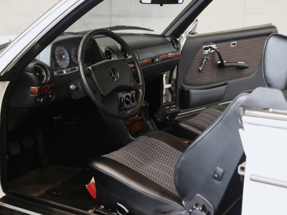 Image 11/36 of Mercedes-Benz 280 CE (1979)