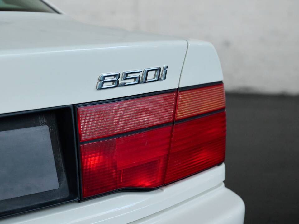 Immagine 15/50 di BMW 850i (1990)