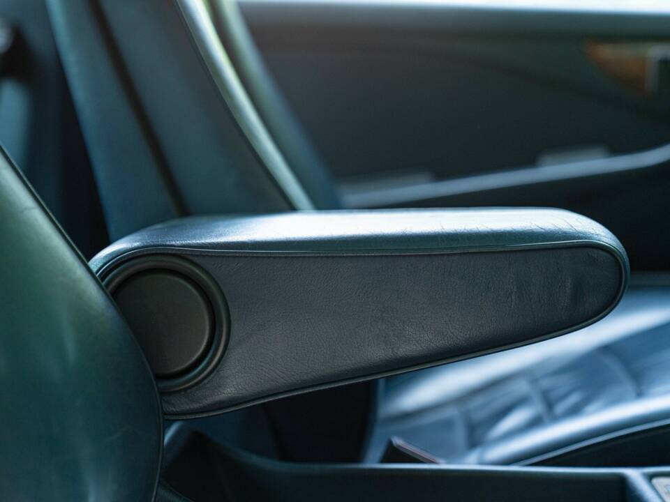 Image 35/50 de Mercedes-Benz 380 SEC (1982)