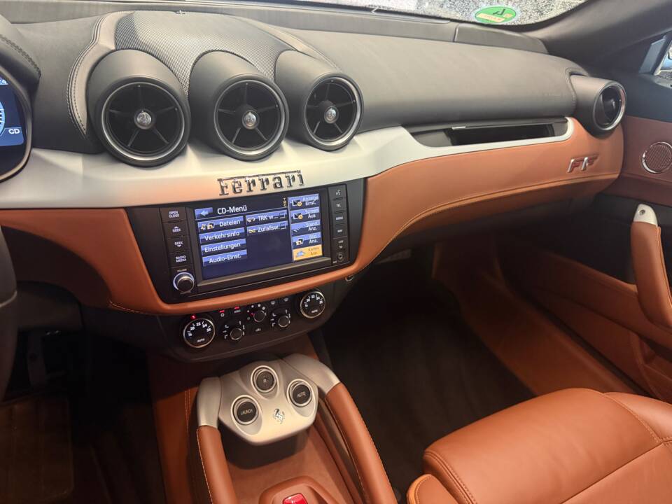 Image 13/18 of Ferrari FF (2012)