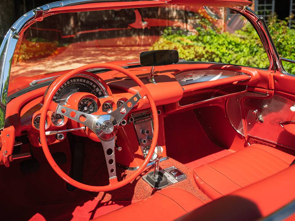 Image 27/51 of Chevrolet Corvette (1960)