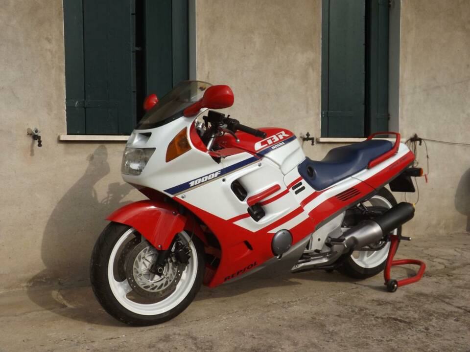 Immagine 7/50 di Honda CBR 1000F (1992)