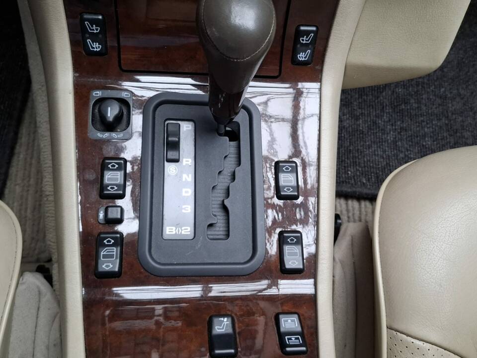 Bild 21/22 von Mercedes-Benz S 420 L (1994)