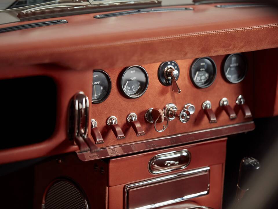 Bild 9/50 von Jaguar E-Type 3.8 Helm (1963)