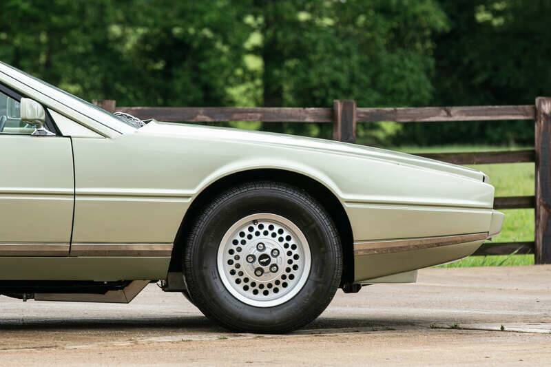 Image 38/39 of Aston Martin Lagonda (1982)