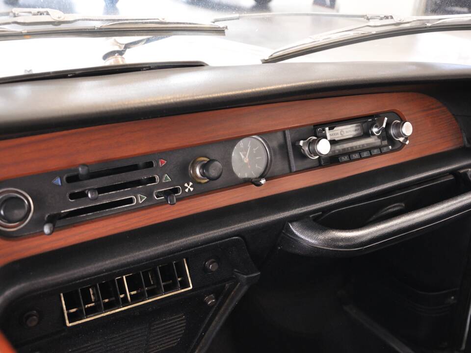 Image 28/32 of Lancia Fulvia 1.3 S (1973)