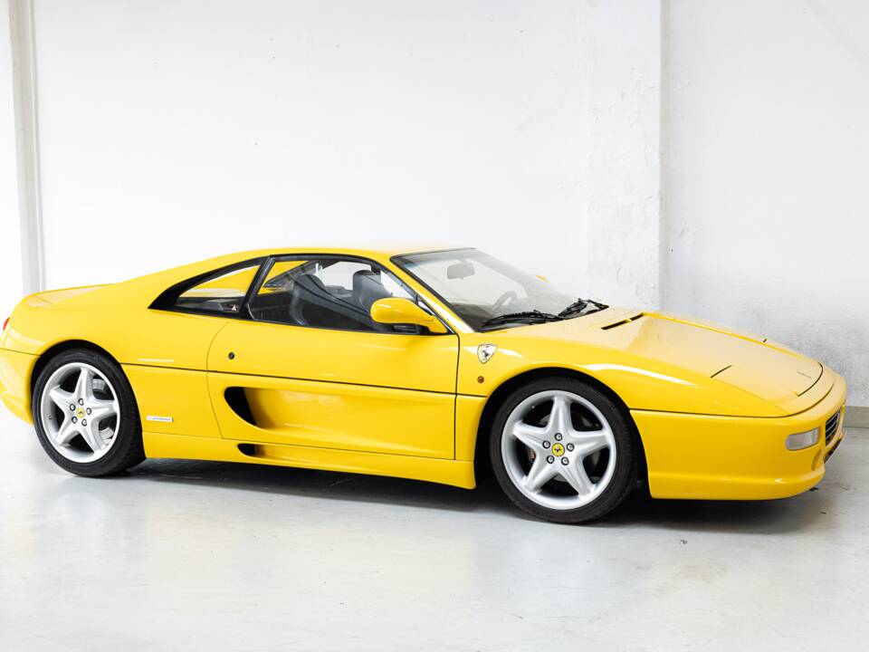 Image 3/36 de Ferrari F 355 Berlinetta (1995)