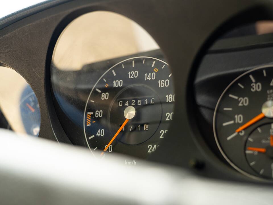 Imagen 74/86 de Mercedes-Benz 280 SL (1977)