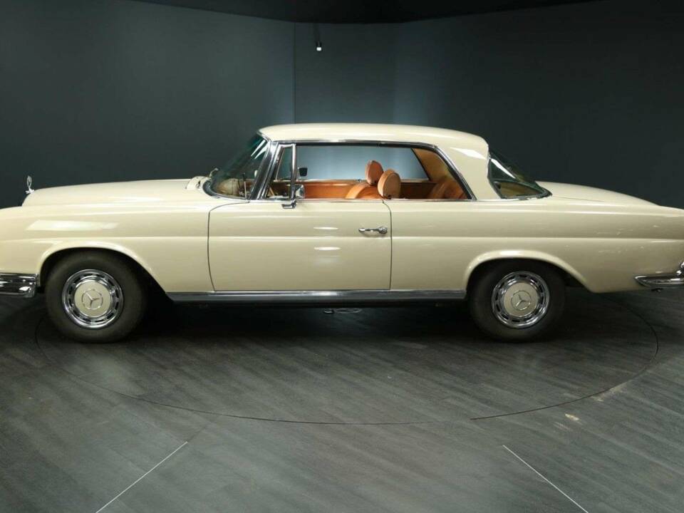 Afbeelding 3/50 van Mercedes-Benz 280 SE (1969)