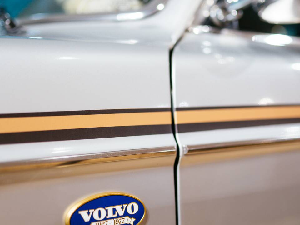 Image 7/38 de Volvo 244 DLS (1977)