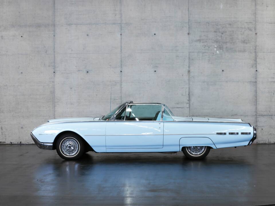 Immagine 13/50 di Ford Thunderbird (1962)
