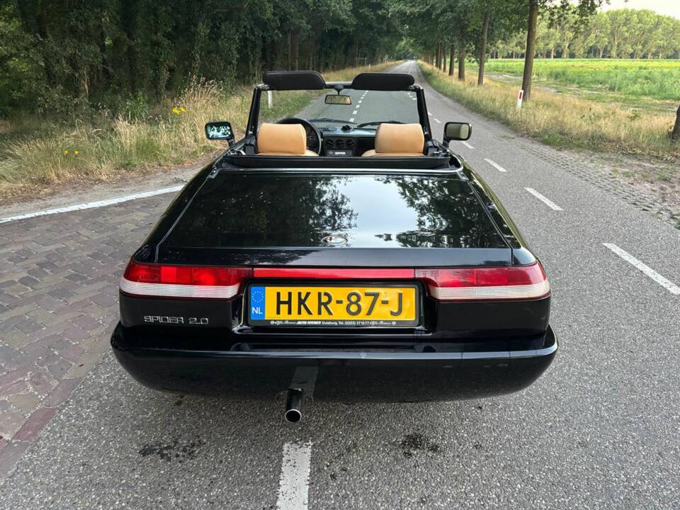 Imagen 7/8 de Alfa Romeo 2.0 Spider (1991)
