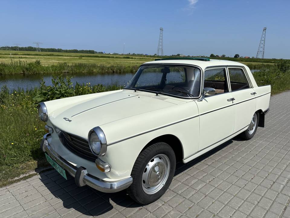 Image 11/50 of Peugeot 404 (1973)