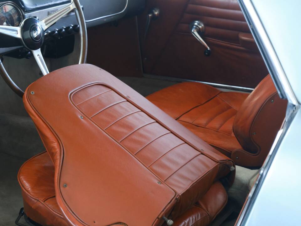 Bild 38/50 von Lancia Flaminia GT 2.5 3C Touring (1963)