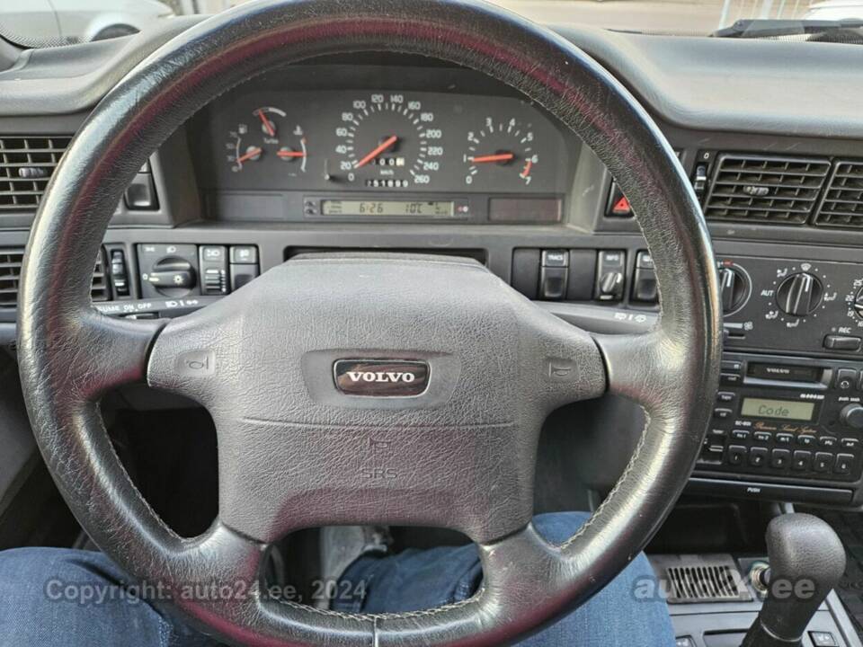 Image 7/11 of Volvo 850 T-5 (1996)