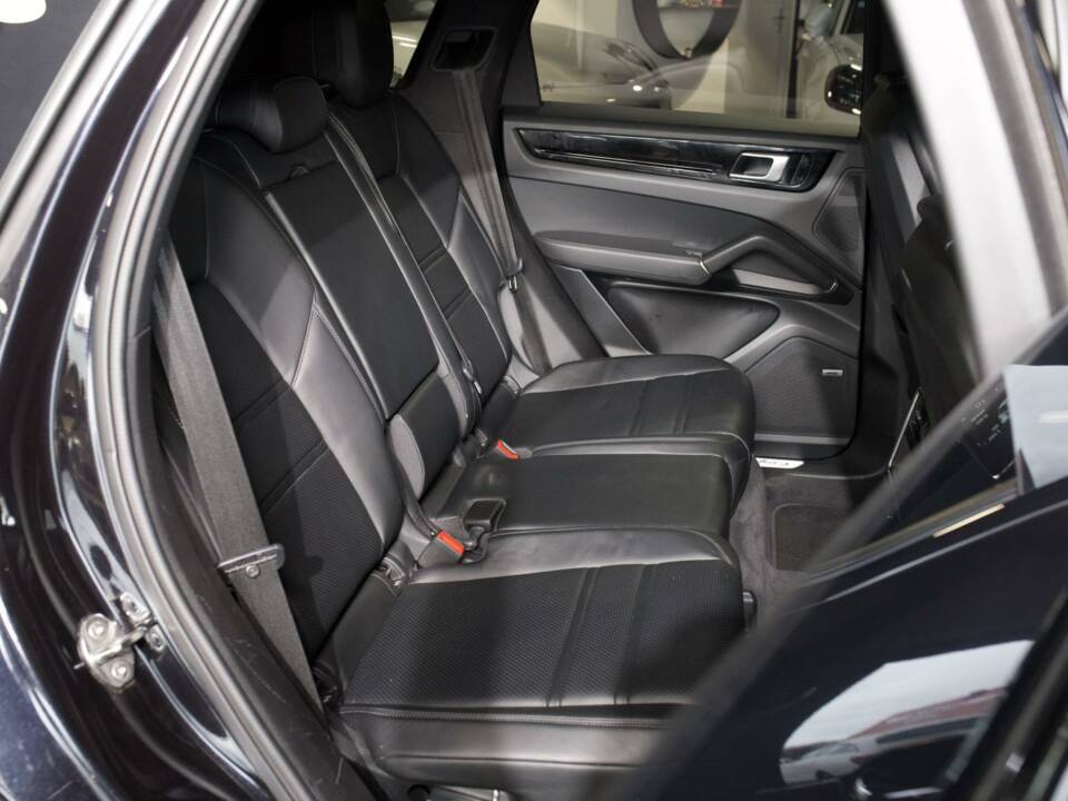 Bild 8/17 von Porsche Cayenne E-Hybrid (2018)