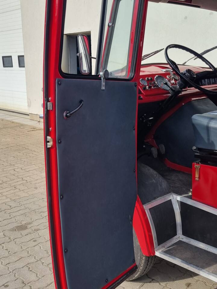 Afbeelding 44/55 van Mercedes-Benz L 319 D (1967)