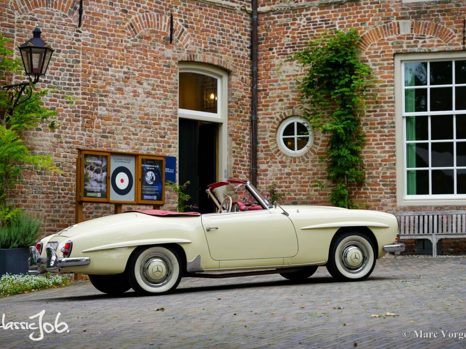 Image 24/61 of Mercedes-Benz 190 SL (1959)
