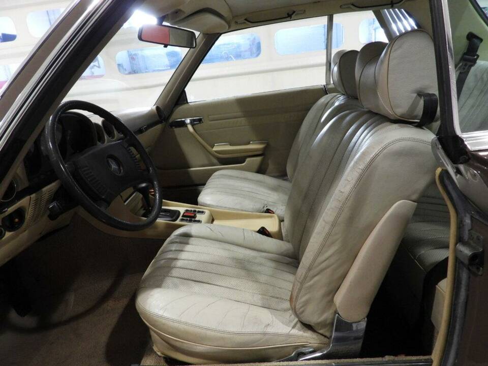 Immagine 6/15 di Mercedes-Benz 350 SLC (1976)