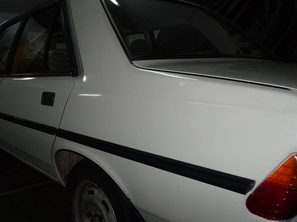 Bild 6/15 von Peugeot 305 (1982)