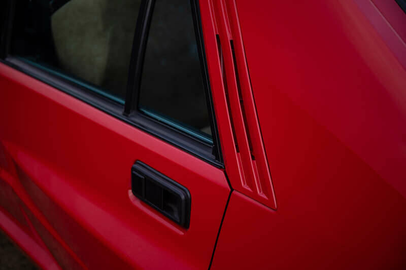 Image 43/50 of Lancia Delta HF Integrale Evoluzione II (1993)