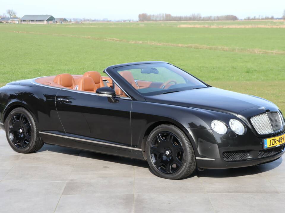 Image 21/50 of Bentley Continental GTC (2007)