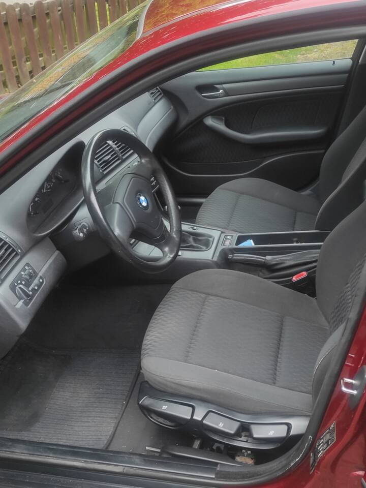 Image 5/6 of BMW 316i (2000)