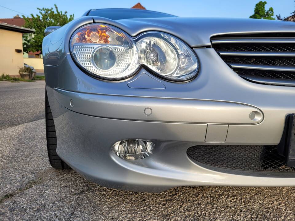 Bild 11/97 von Mercedes-Benz SL 500 (2004)