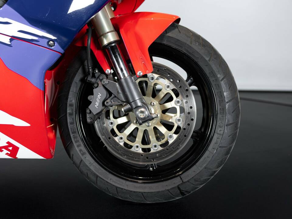 Image 21/42 de Honda RVF 750 (1994)
