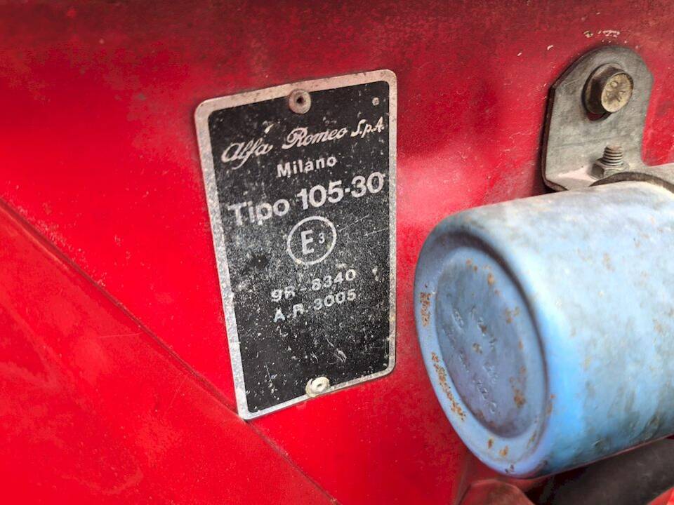 Image 47/50 de Alfa Romeo Giulia GT 1300 Junior (1971)