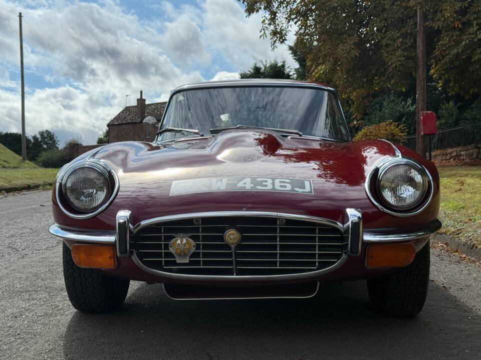 Bild 8/21 von Jaguar E-Type V12 (2+2) (1971)